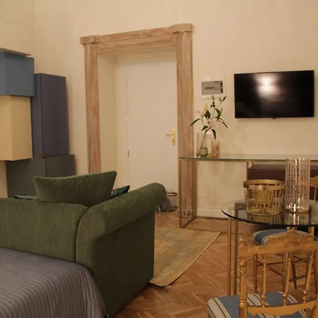 Konukevi Ingrami And Roma