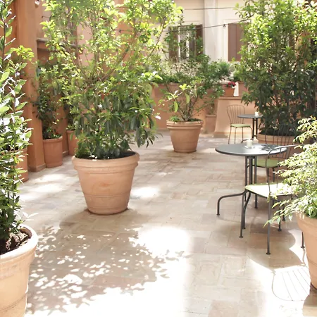 Πανσιόν Ingrami And