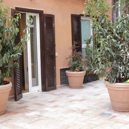 Ingrami And 4* Ρώμη