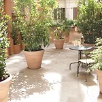 בית הארחה Ingrami And