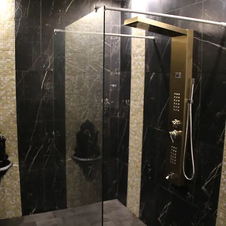 Ingrami And Gæstehus